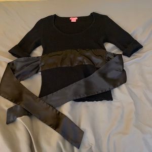 Maxrave  black scoop neck sweater blouse with silk tie in the back.